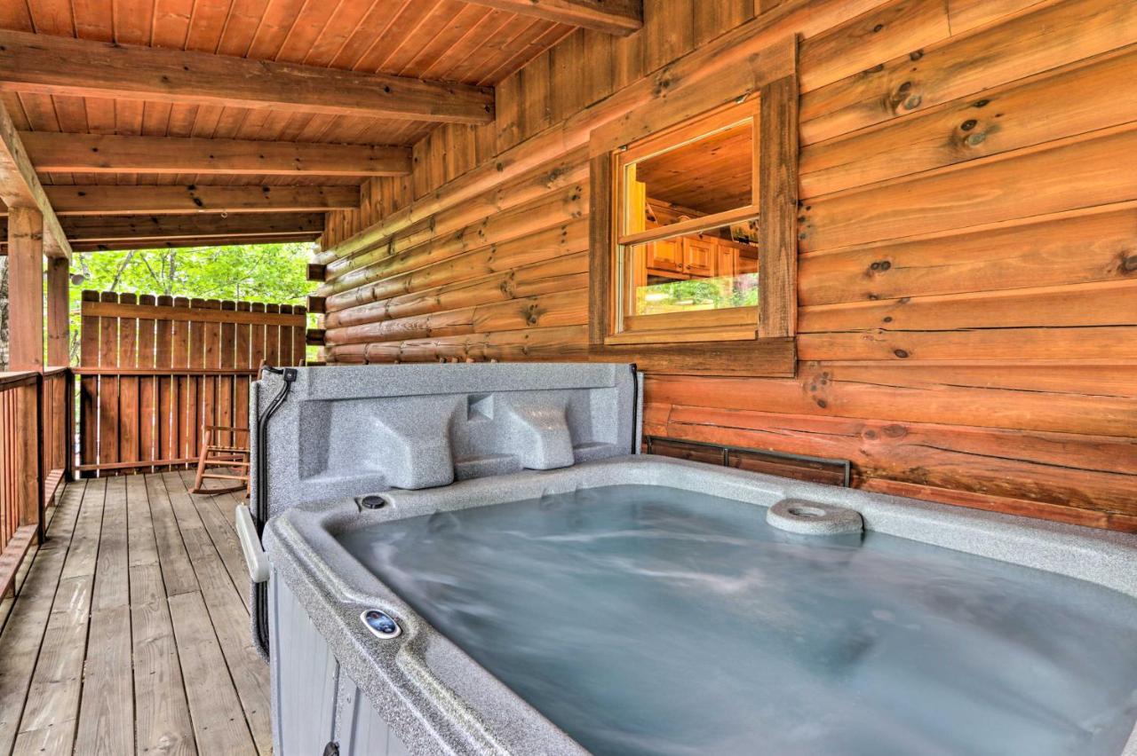 Cabin With Deck And Fireplace Less Than 3 Mi To Dollywood! Pigeon Forge Zewnętrze zdjęcie