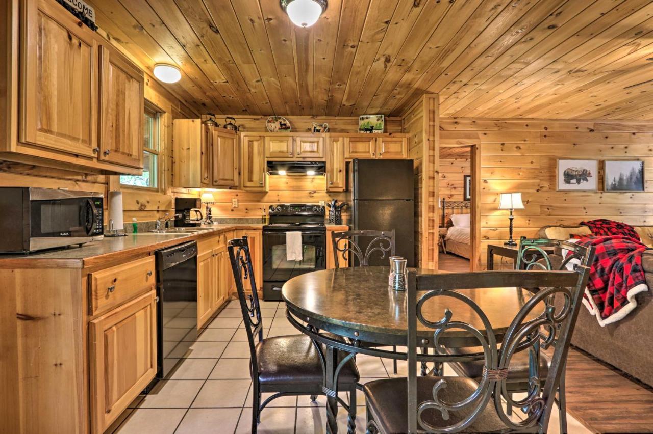 Cabin With Deck And Fireplace Less Than 3 Mi To Dollywood! Pigeon Forge Zewnętrze zdjęcie