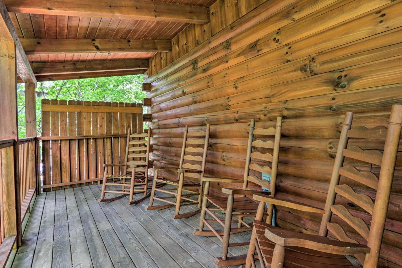Cabin With Deck And Fireplace Less Than 3 Mi To Dollywood! Pigeon Forge Zewnętrze zdjęcie